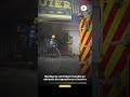 Bomberos controlan incendio en almacén de repuestos en el centro de Barranquilla