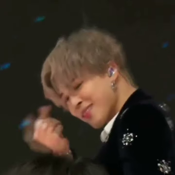 BTS DNA @ MAP OF THE SOUL CONCERT DAY 2
