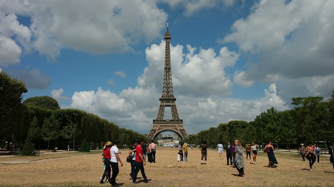 Paris | Eyfel Kulesi Manzaralı Champ De Mars Parkı #shorts