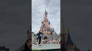Goofy + live orchestra + a fairytale castle = iconic. #GoofyVibes #DisneylandParisCastle #disneydays
