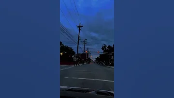 فيديو للتصميم بدون حقوق Shorts شوارع مناظر سيارة 