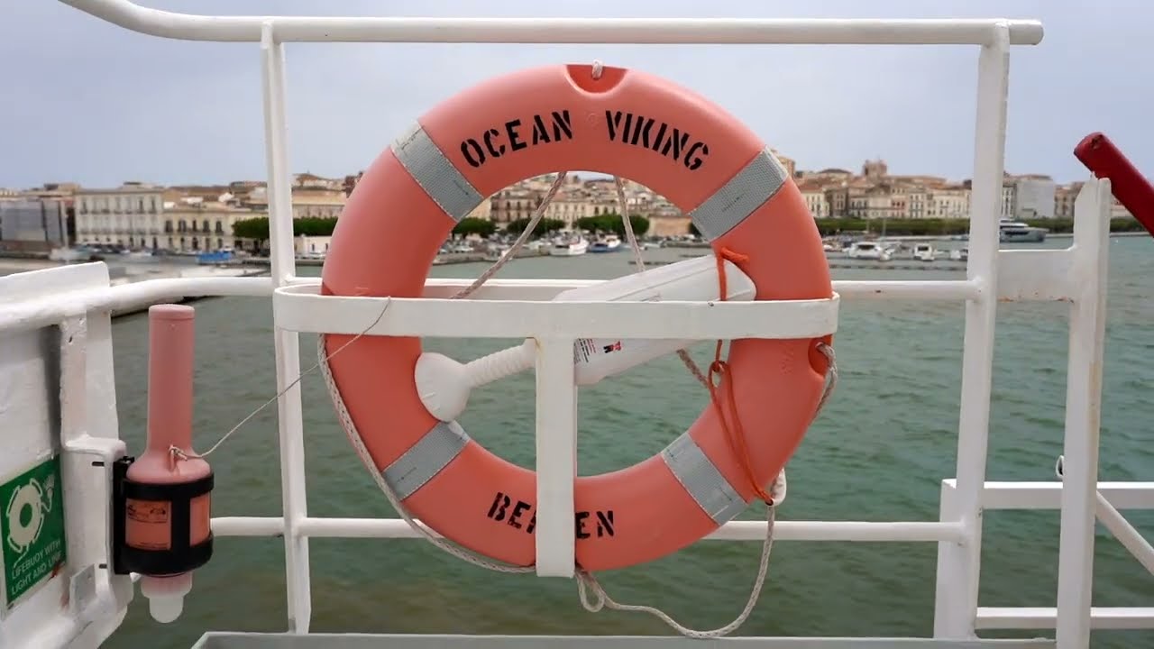 NAVE APERTA: la Ocean Viking accoglie i cittadini e le cittadine al porto di Siracusa