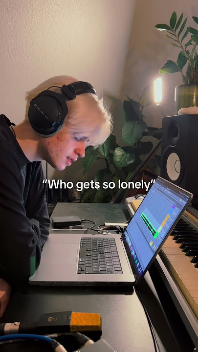 Lonely (short) #singersongwriter #originalmusic #newmusic #lyrics #lonely