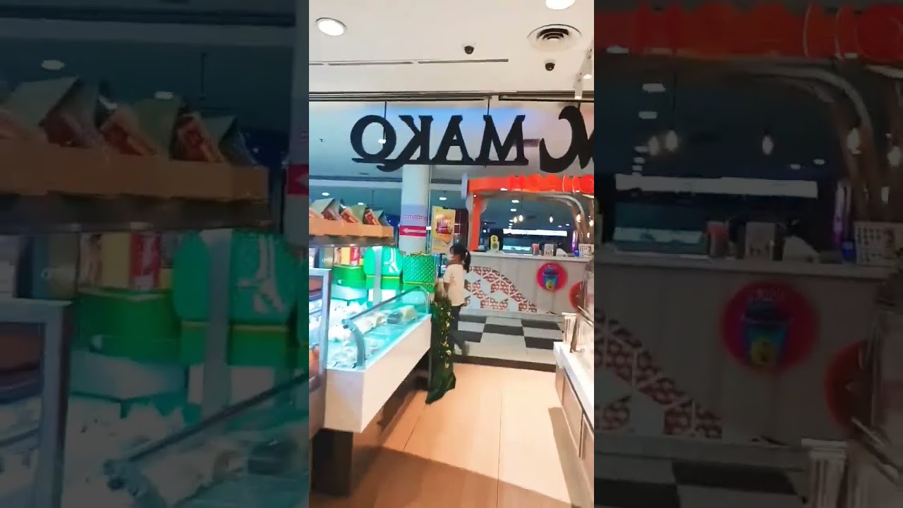 Nungguin mama beli kue 🤩 