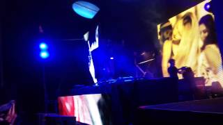 Julian Jeweil - Intro @ Creamfields Buenos Aires 2014 (08 - 11 - 2014)