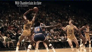 Nate Thurmond (Warriors) & Wilt Chamberlain (Los Angeles Lakers