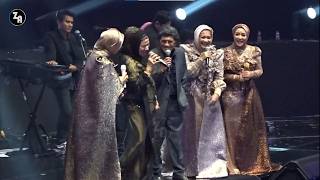 Rhoma Irama Makes a Surprise Appearance and Cracks Jokes at the Tiga Kembang Concert (Ikke, Cici ...