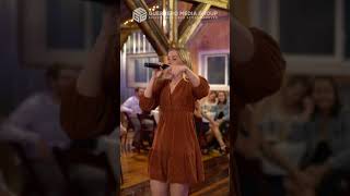 Celebrity Bridesmaid Raps Epic Wedding Speech! Wealth