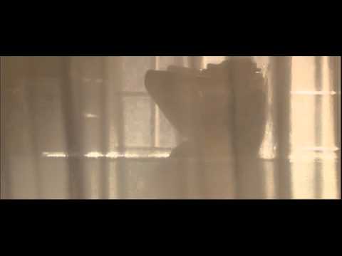 Angelina jolie tomb raider shower Angelina jolie tomb raider shower
