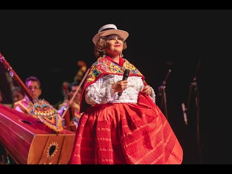 Inicio del espectaculo Alma Chola de Amanda Portales en el Gran teatro nacional 2018