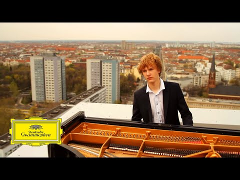 Jan Lisiecki - Mozart: Piano Concerto No. 21, 2. Andante (Official Video)