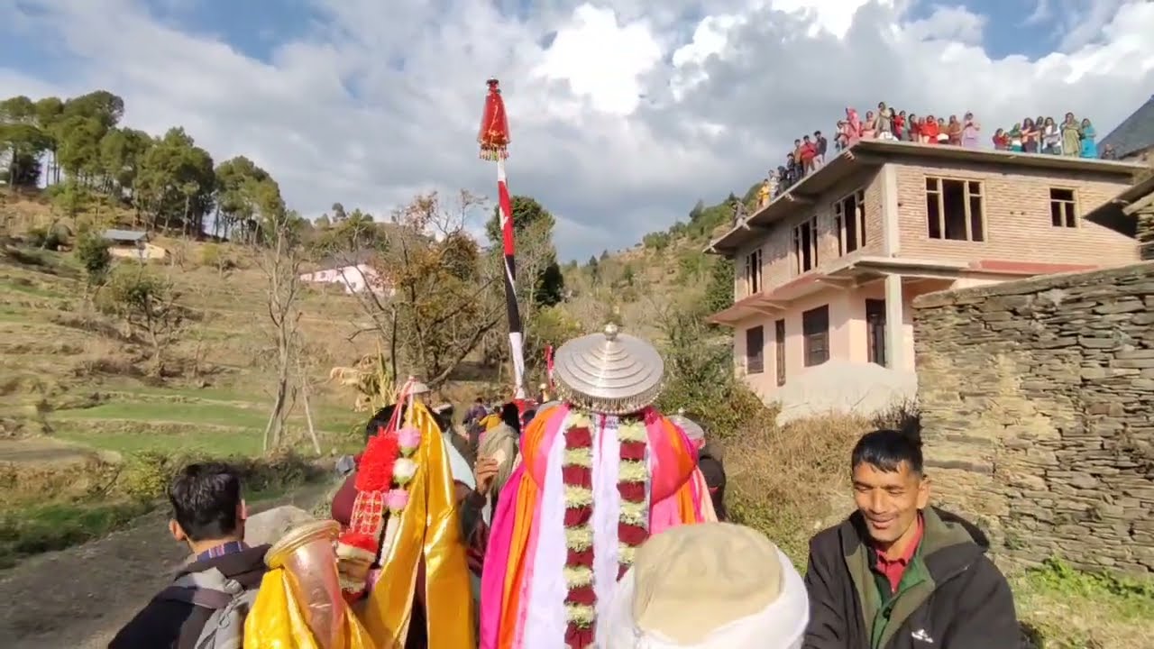 देव बाला टीका शिल्ही लटोगली परेछी प्राहु़ंचारी (जयदेवी)