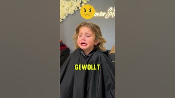 Der Friseur hat das Mädchen