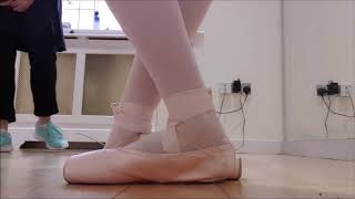 POINTE EXERCISE BEGINNER BALLET  Barre