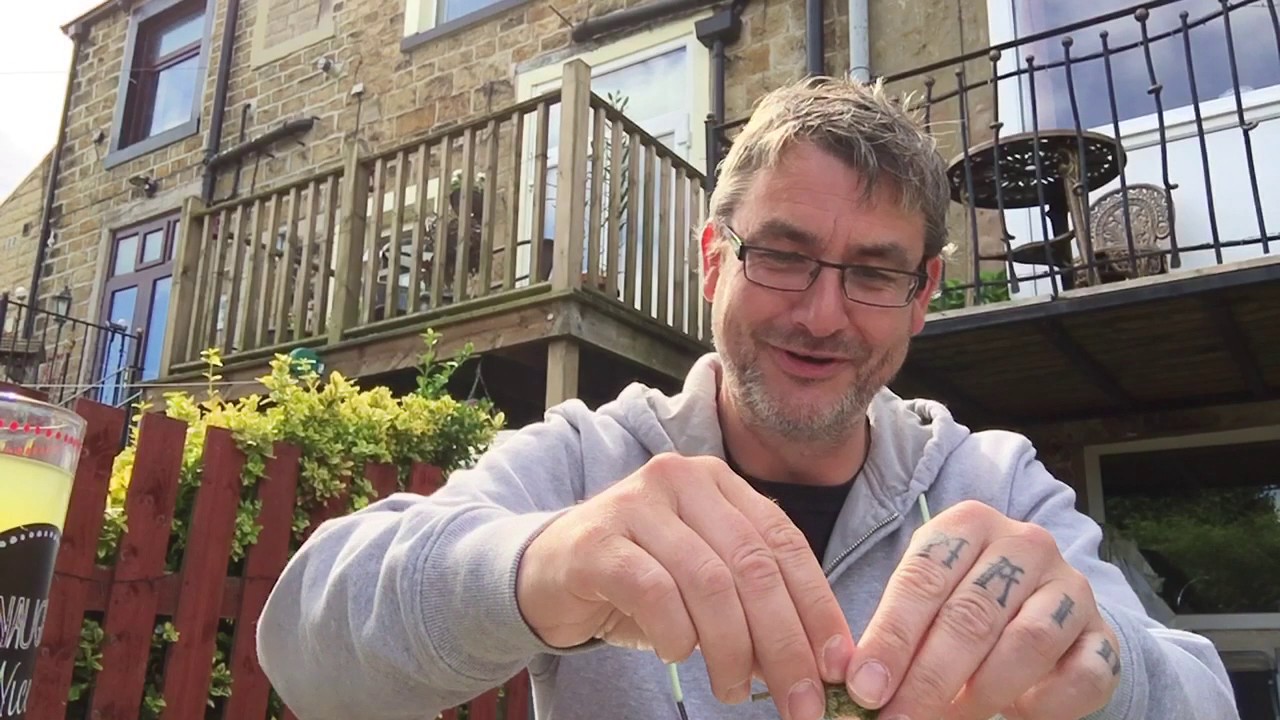 Wake & bake #6 . Morning people, Time to start the day with some lovely lemon haze. 🌱🔥👊🏻