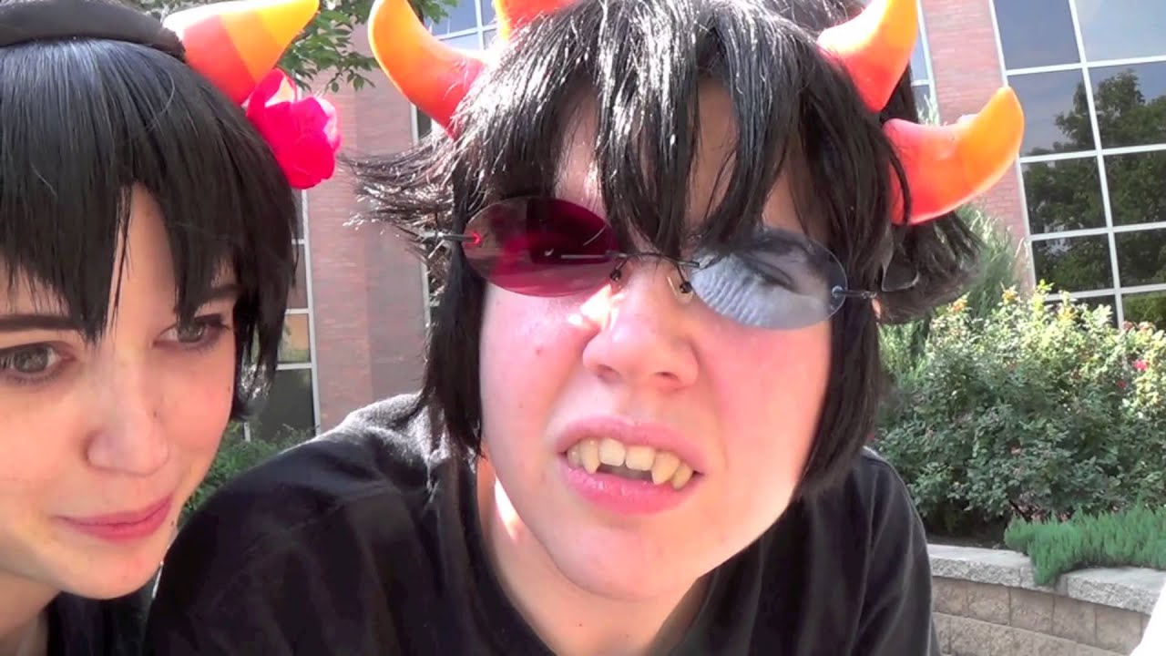 [S] Непета и Соллукс: едят жука и тусуются во дворе