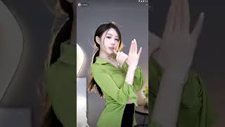 迷人的黎闪电20221115071240