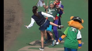 9頭身美女!熊江琉唯が生脚キックで場内を盛り上げる@鎌ヶ谷スタジアム2017.10.1 熊江琉唯 検索動画5 9頭身美女!熊江琉唯が生脚キックで場内を盛り上げる@鎌ヶ谷スタジアム2017.10.1 熊江琉唯 検索動画 5