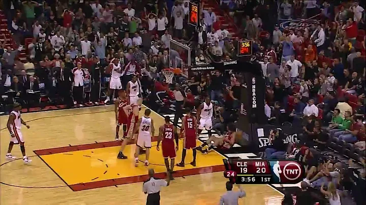 Dwyane Wade Dunk on Varejao (HD)