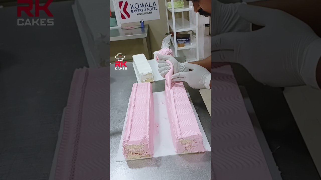 strawberry & vanilla pastry cakes butter icing