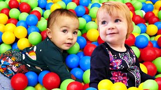 Развивающие Видео Для Малышей Дада Игрушки — Бьянка, Марта И Карл Играют В Развивающие Игрушки
