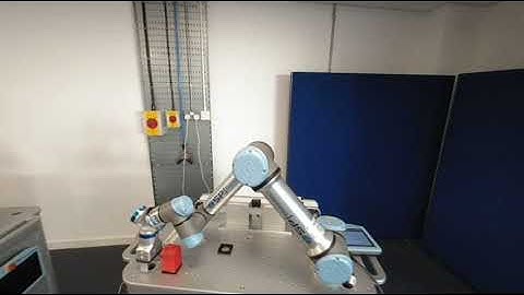 VR 180 3d Cobot training at Dundee and Angus college