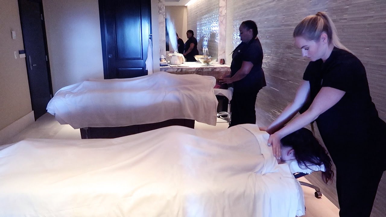 Een couples massage krijgen | Vloggloss 754