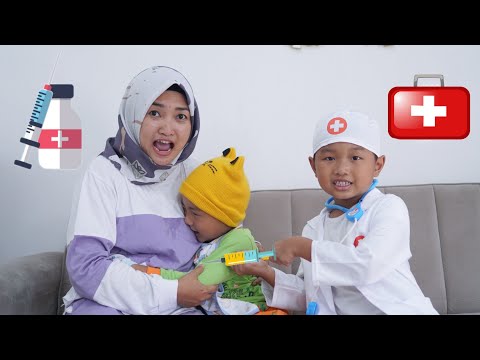 Drama Anak BAYI LUCU TAKUT IMUNISASI - Main Dokter Dokteran | Davino Vlog