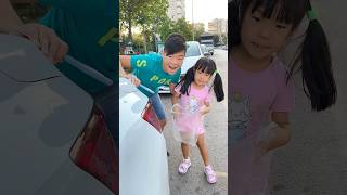 Hungry Children Stole Chips Leonata Best