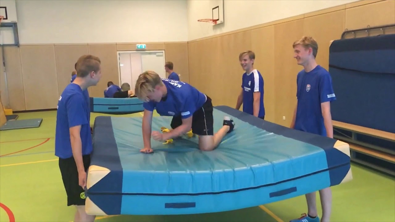 Articulatie woonadres Wijden Gymles: Teambuilding 14: dikke mat race - YouTube