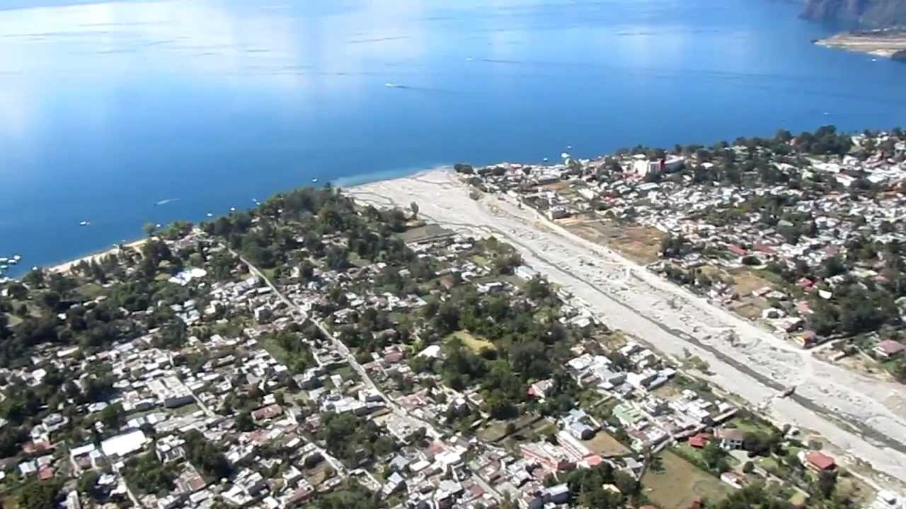Paragliding - Guatemala Lake Atitlan, Panajachel - Riverbed Landing