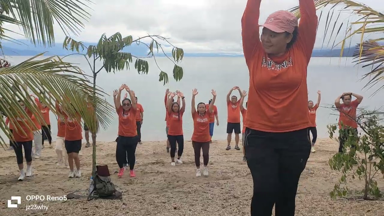 SENAM ZUMBA FAMILY GATHERING BAPENDA MOROWALI UTARA DENGAN BACKGROUND DANAU POSO