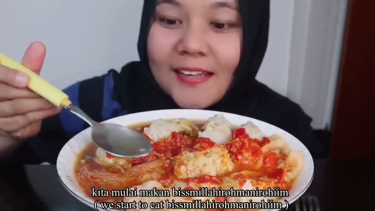 SEDIKIT SAMBAL DAN BAKSO MENEMANI SAYA SAAT HUJAN TURUN