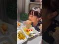My 4 year old daughter tries durian for the first time