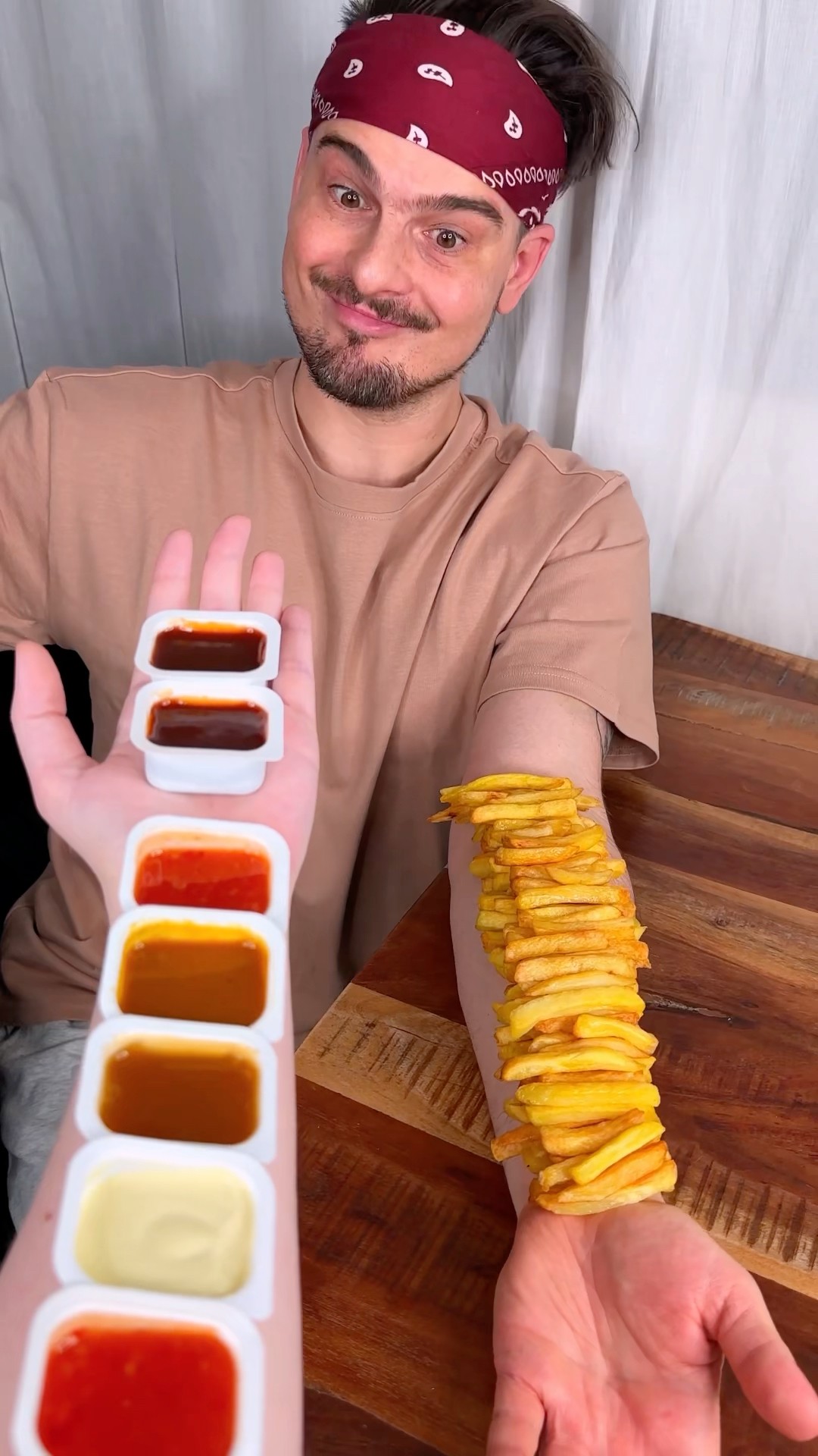 How to share FRIES and SAUCE with your best friend properly??❤️?| CHEFKOUDY