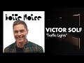 Victor Solf interprète "Traffic Lights" en live.🎙