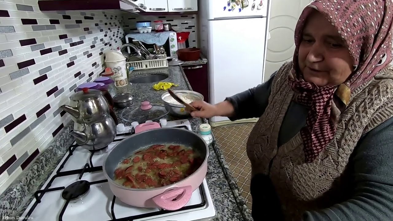 Sucuklu pirinç pilavı nasıl yapılır Şadiye anne yemekleri