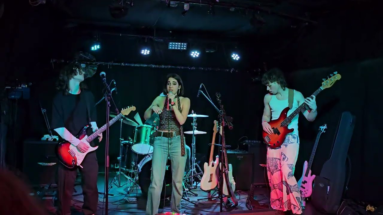 kiazaki - Olasz live@S8 Underground Club - YouTube