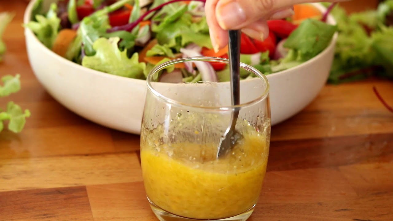 סלט ירוק מעולה! (כל הסוד של הסלט זה הרוטב הנפלא)