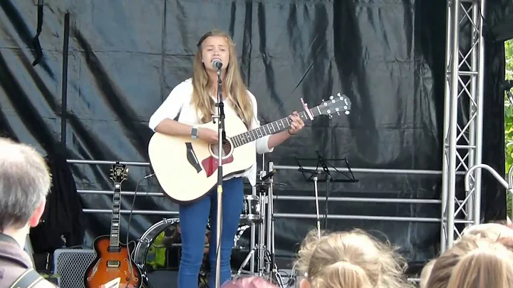 Megan Adams at the Stirling Military Show