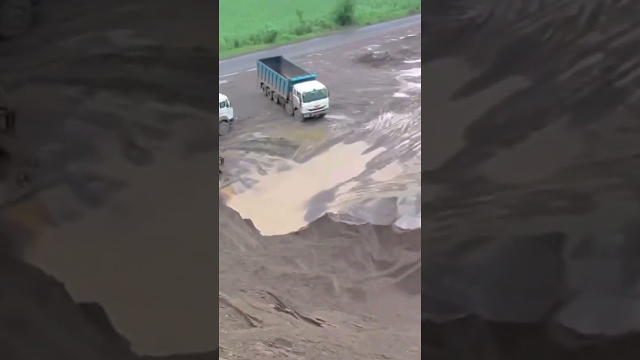 tata Hitachi super excavator 210 loading Tata truck 