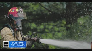 Firefighters learning to put out electric vehicle fires