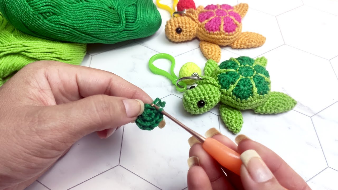 📌 VENDA QUANTOS puder tricotar! Você fará sucesso com os clientes💰chaveiro tartaruga amigurumi.