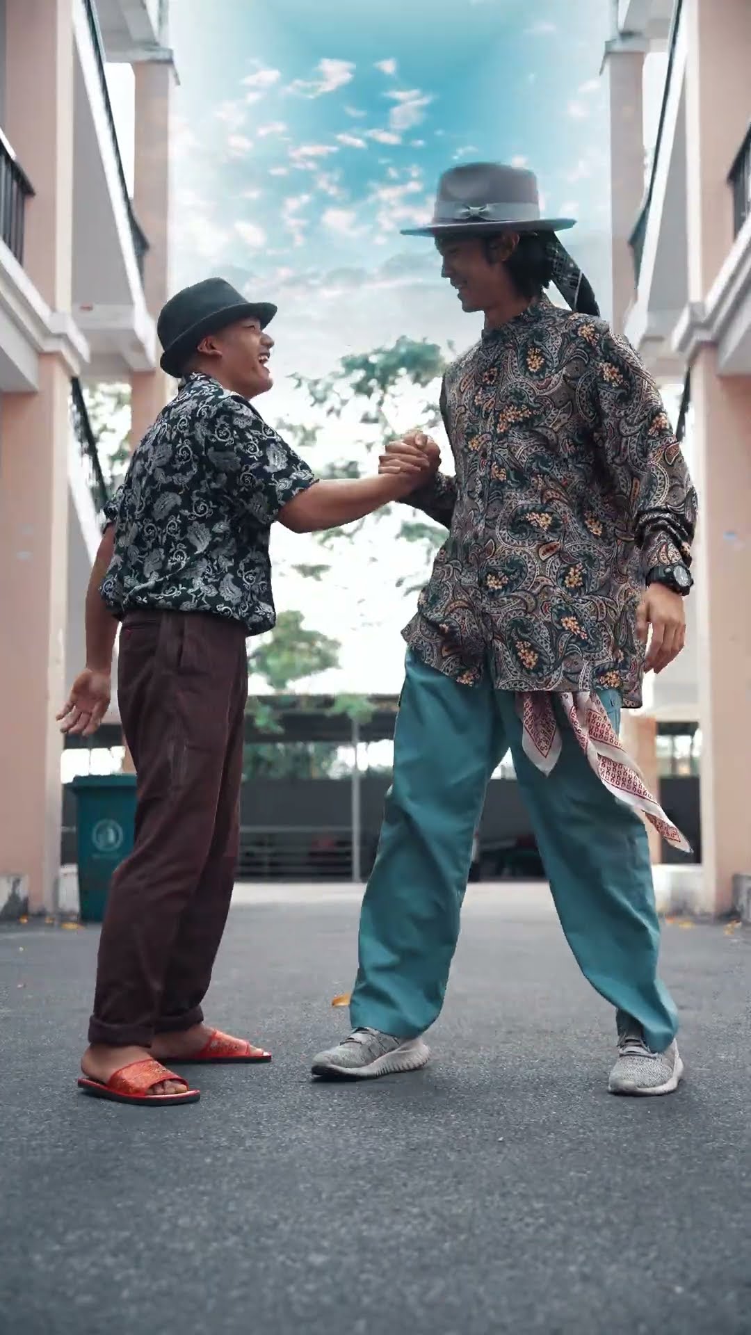Năm 2050 | Xóm Manh Động 102