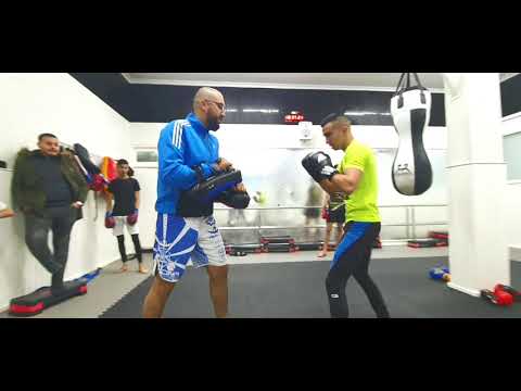 Training kick boxing