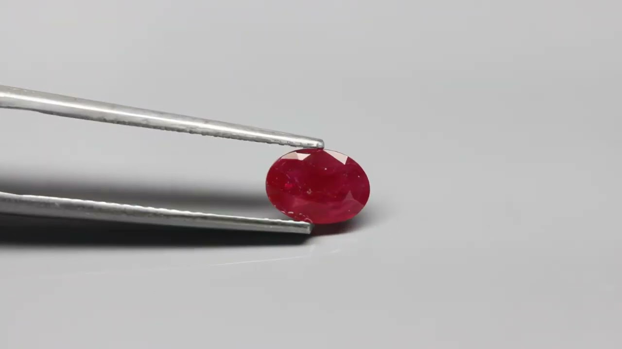 Натуральный не гретый Рубин овал 7.1х5.0мм 0.73ct