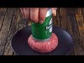 Presiona la carne con una lata de cerveza ¡y disfruta la explosión de sabor!