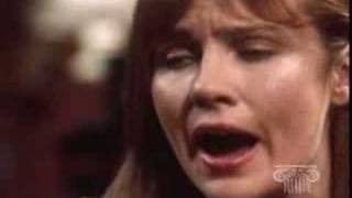 Miniatura del video "Iris DeMent & EmmyLou Harris - Our Town"