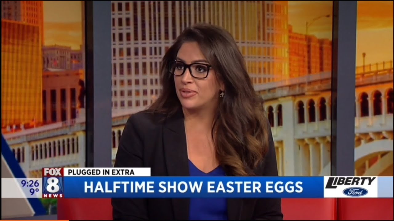 Glasses pantsuit couch 