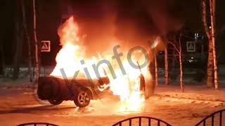 В Сургуте на парковке поликлиники сгорел автомобиль
